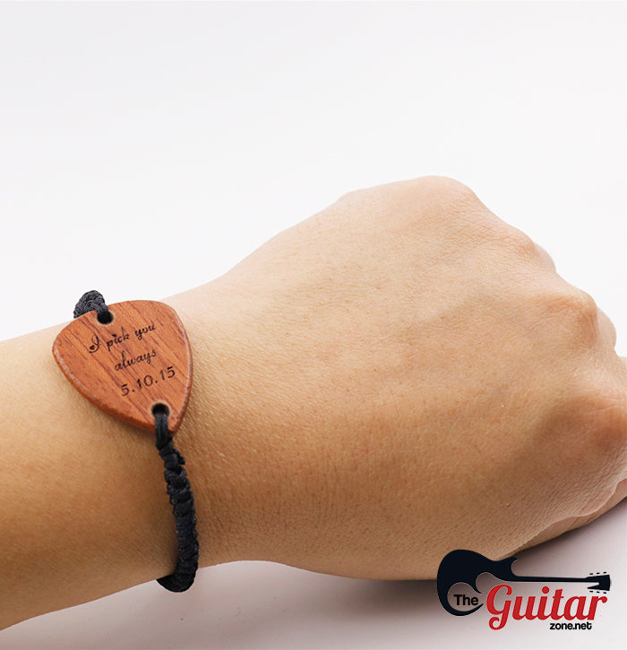 DIY Guitar Pick Bracelet | Guitar pick jewelry, Diy jewelry unique, Guitar  jewelry